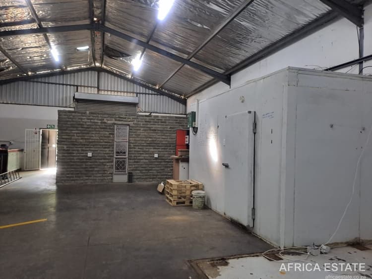FOR SALE  – PRIME WORKSPACE / STORAGE IN HILTON