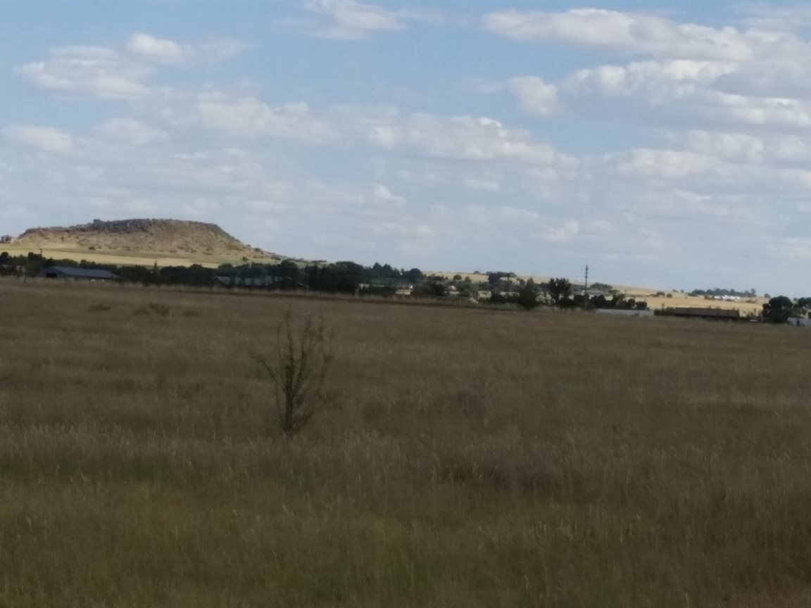 10.7 GRAZING  VACANT  LAND !  photo 2