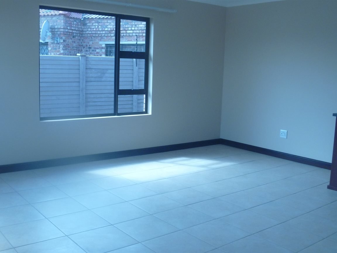 NEW HOUSE IN VISTA PARK FOR SALE photo 4