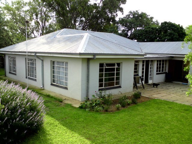 10 HA SMALLHOLDING WITH STRONG WATER