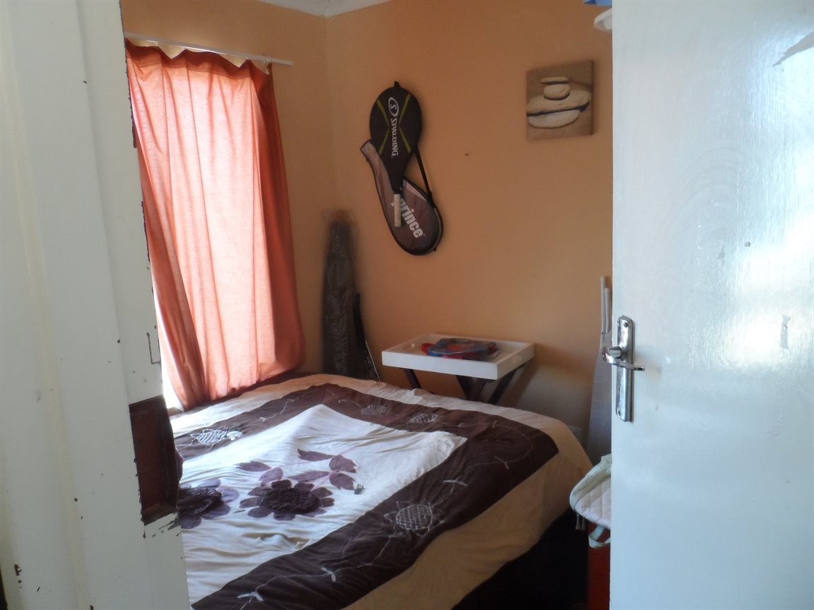 3 Bedroom House for sale in Lourierpark photo 4