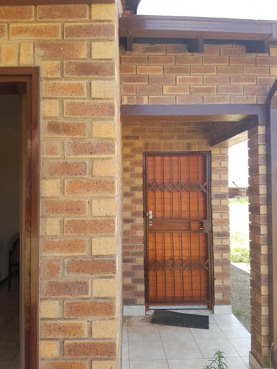 Brand new!! Beautifu and stylish 3 bedroom family home