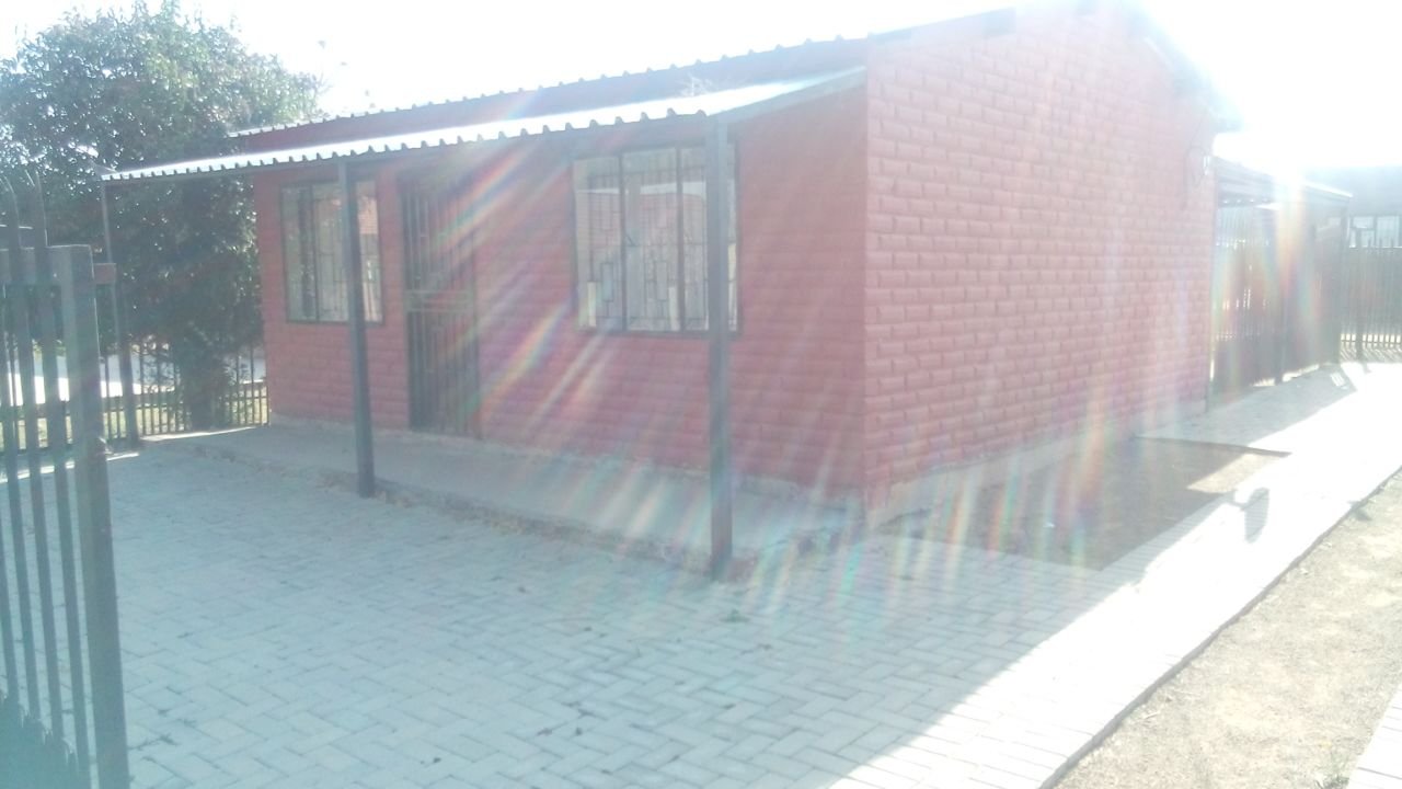 Turflaagte Lovely 2 bedroom house photo 4