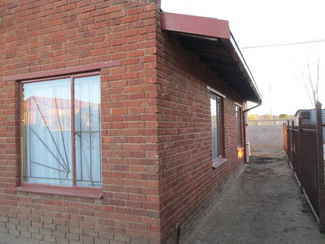 Excellent situated in Blomanda!!  ALL COST INCLUDED!!!!! photo 2
