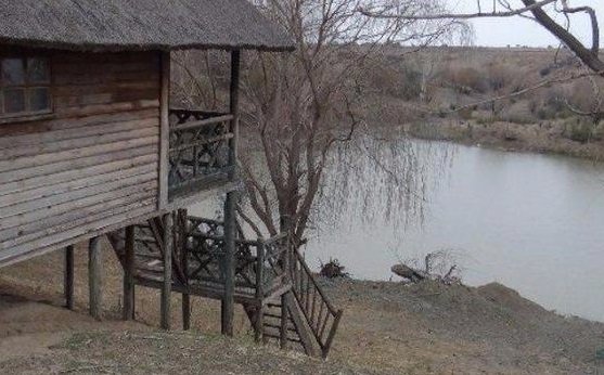SITUATED BETWEEN BLOEMFONTEIN AND JAGERSFONTEIN  photo 2