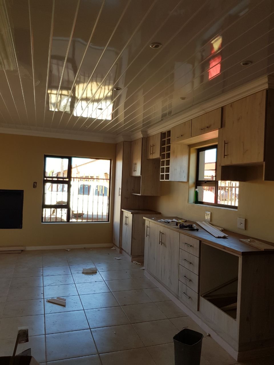 Beautiful ! Brand new ! Spacious 116sq home ! Lots of xtras !
