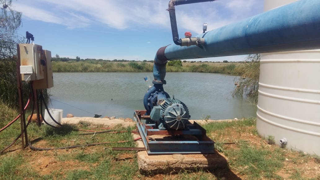 111 Ha waterrights with 70 ha Lucerne and 90 ha pivot infrastructure. photo 2