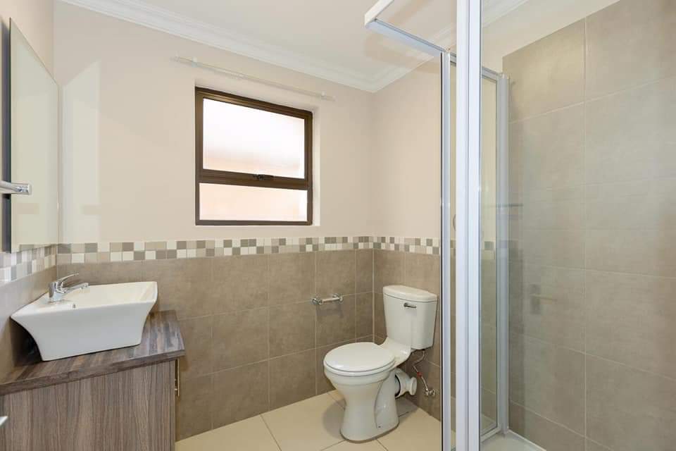 Last unit! No transfer fees! photo 3