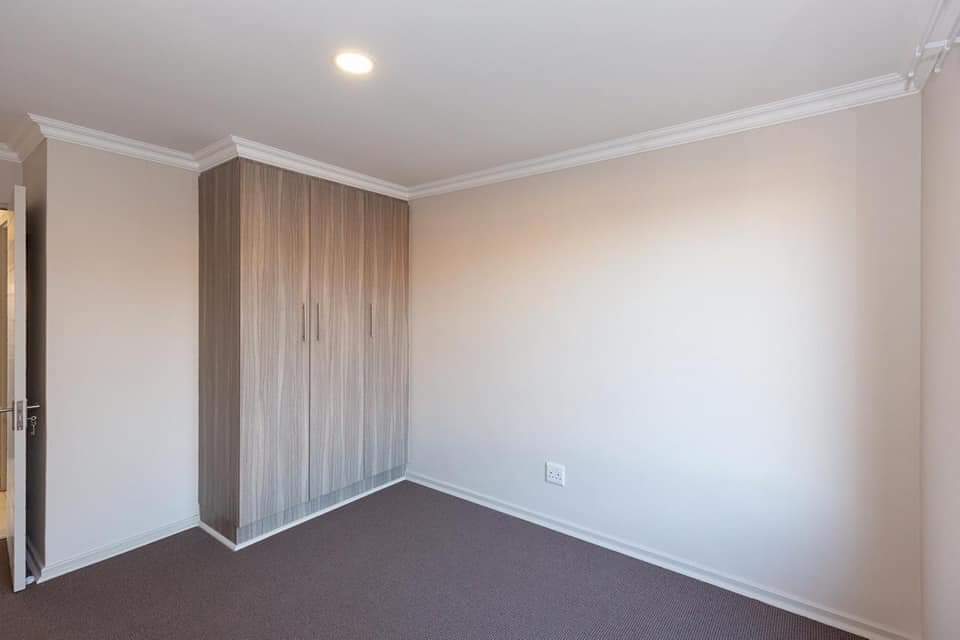 Last unit! No transfer fees! photo 5