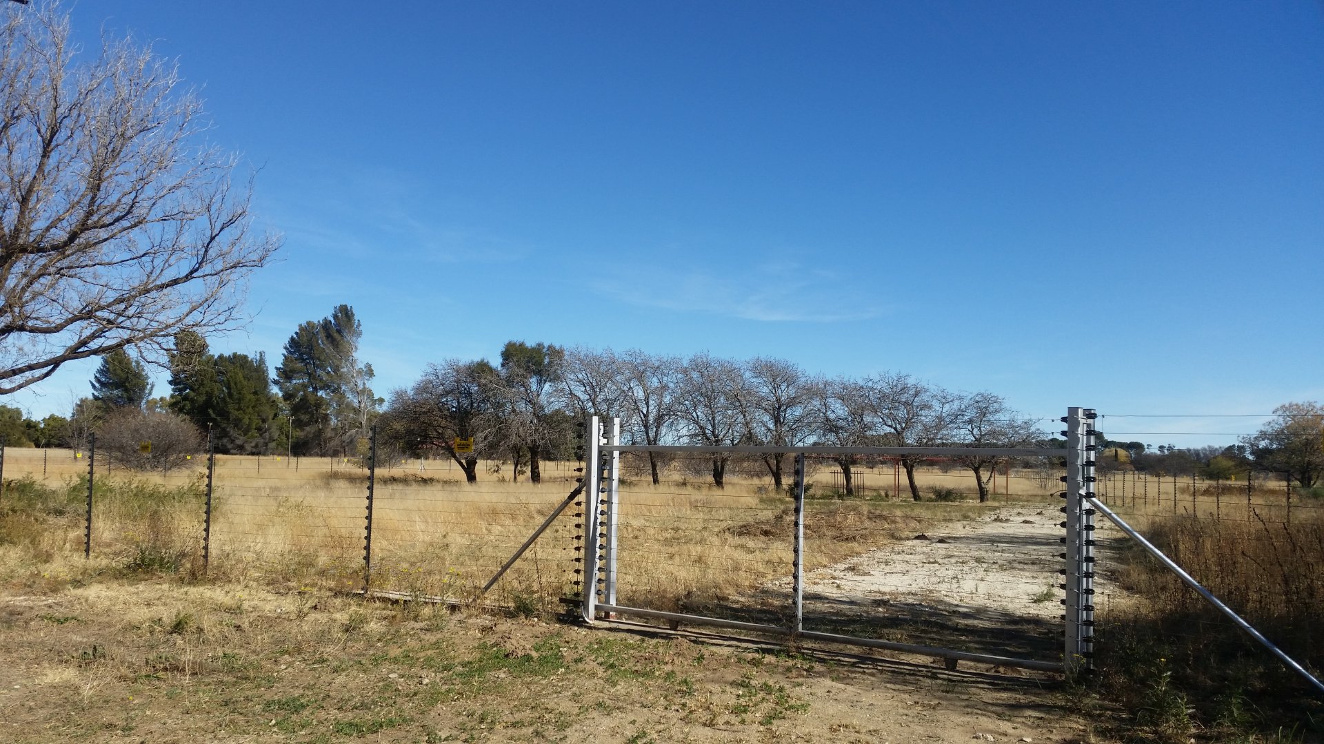  1 HECTARE  VACANT LAND UP FOR GRABS !!  CASH BUYERS !! photo 4