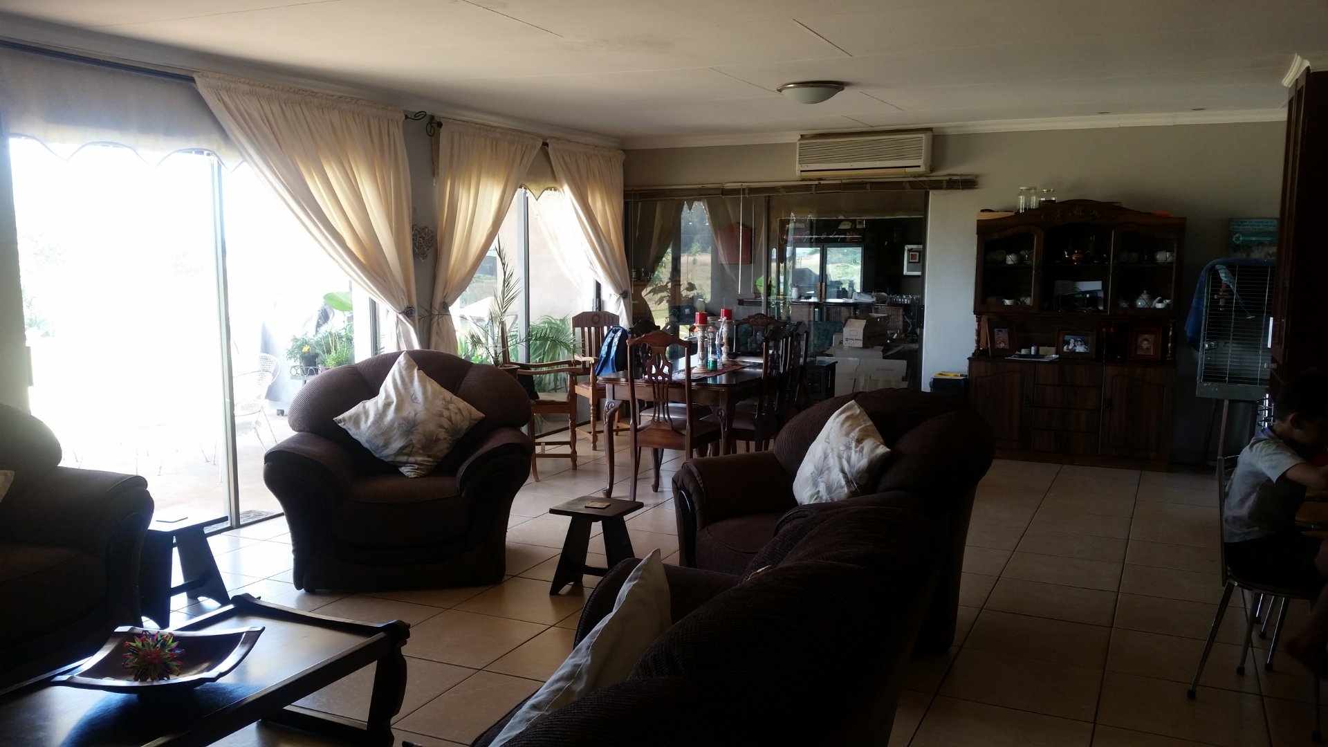 MODERN....OPENPLAN.....BOREHOLE !! photo 5