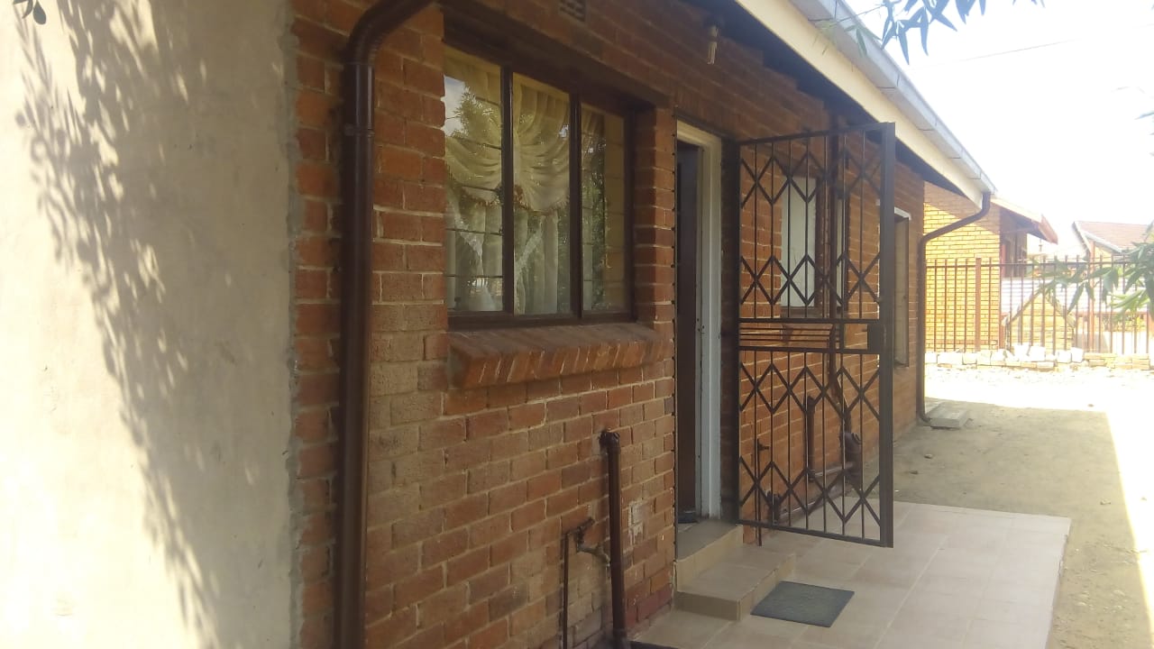 PHAHAMENG photo 3