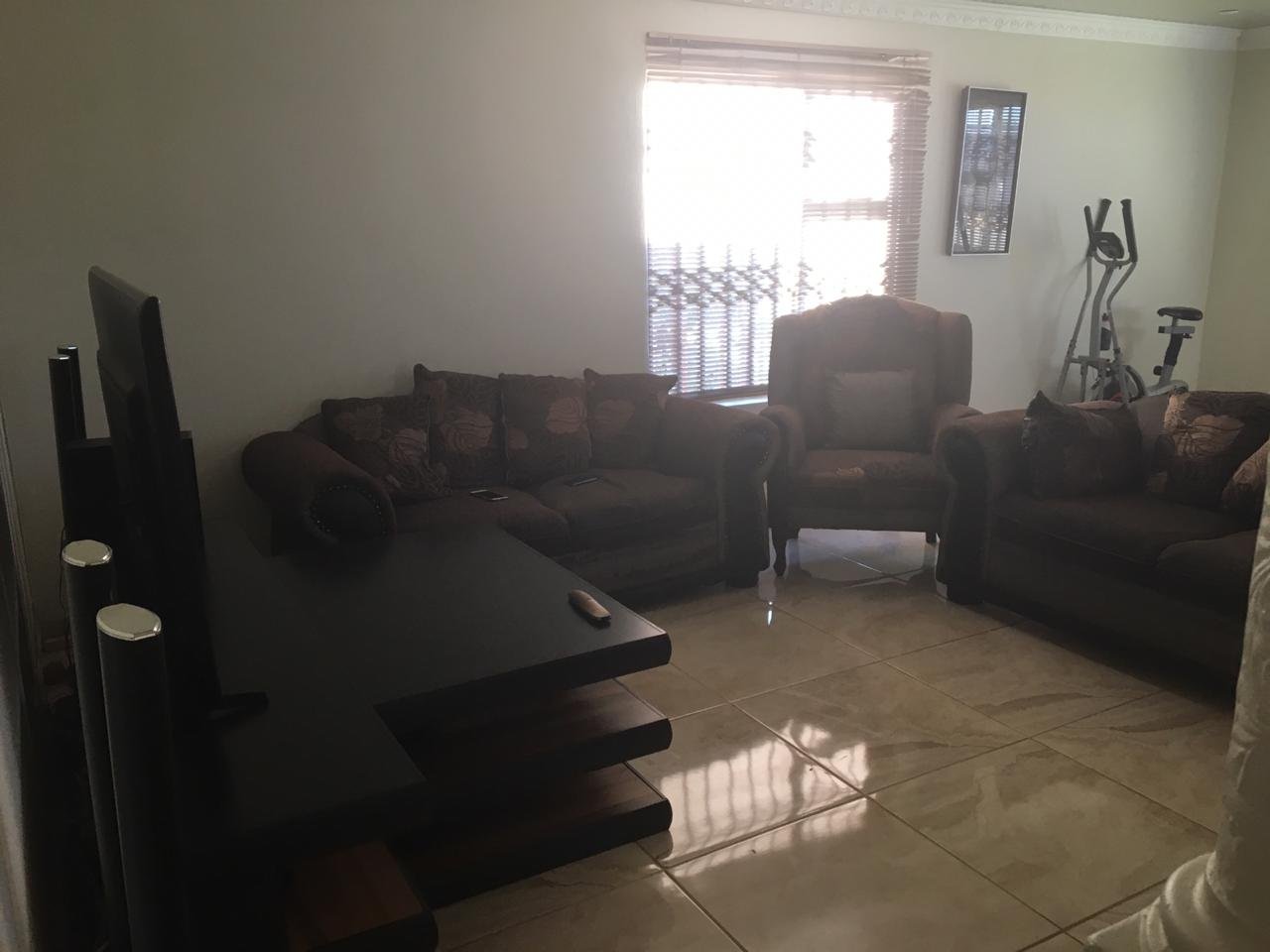 3 bedroom house in Bergmann opposite Grassland photo 5