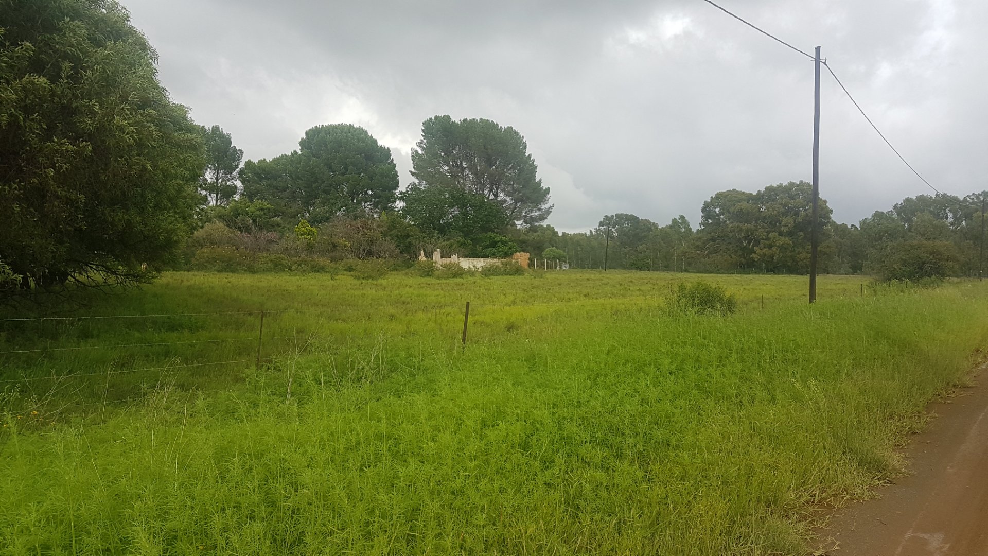 WELL PRICED  THIS AREA.... 4.6ha FULL TITLE WITH  BACHELOR FLAT  ! photo 2