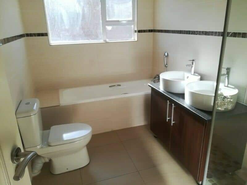 3 Bedroom Town House in Lilyvale photo 4
