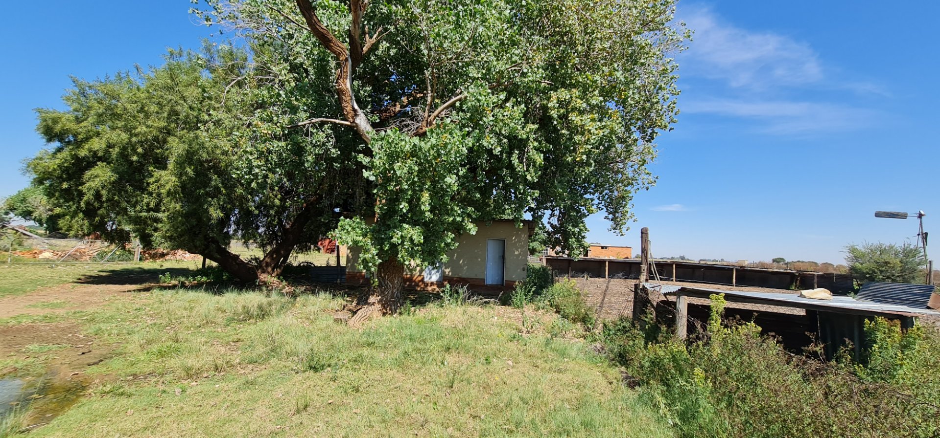 WATER PARADISE WITH 8 HA REGISTERED IRRIGATION AND 9 BOREHOLES photo 4