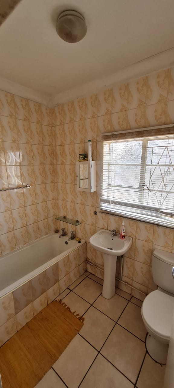 SOLD.  AWAITING.  FINAL SIGNATURE.   Exclusive Mandate Maisonette that wont be available for much longer!! photo 4