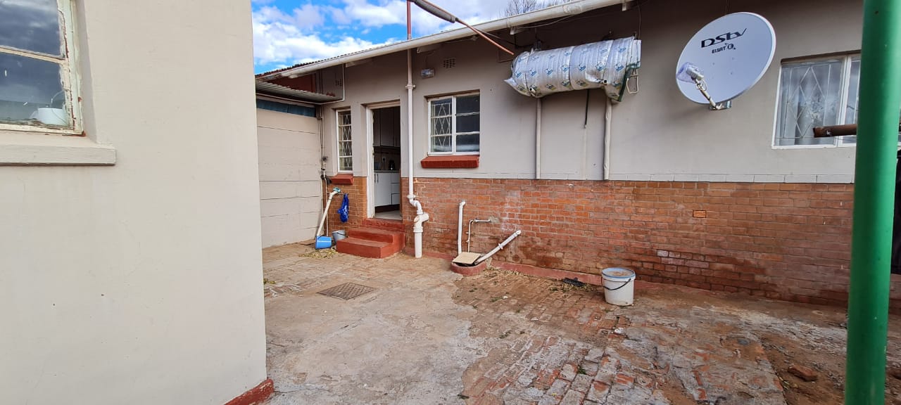 SOLD. AWAITING. FINAL SIGNATURE. Exclusive Mandate Maisonette that wont be available for much longer!!