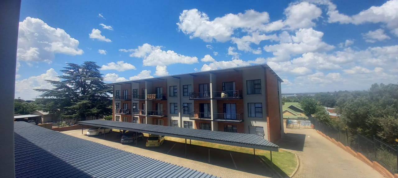 VERY MODERN COMPLEX