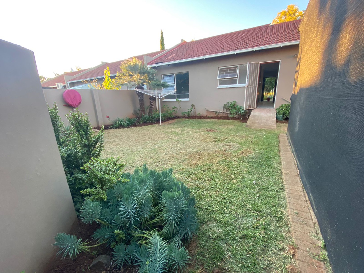 3 Bedroom Townhouse Priced well!! photo 2