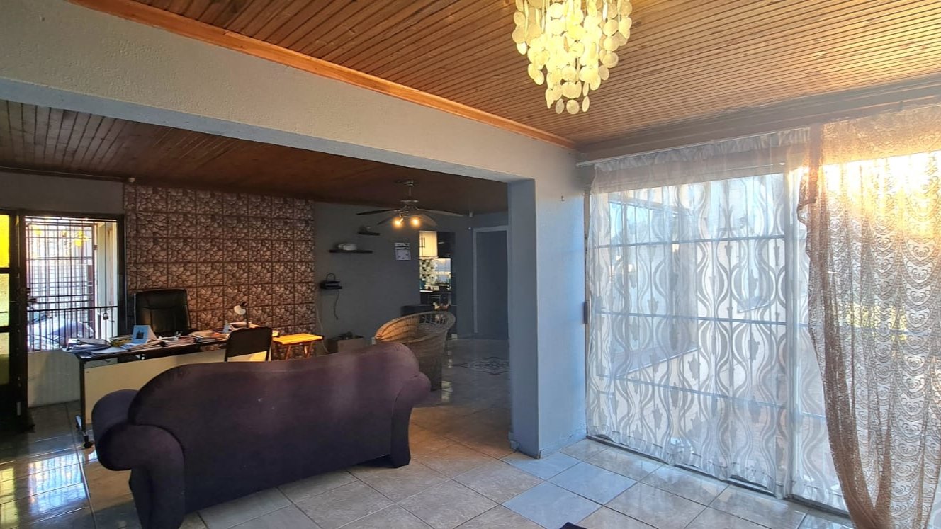 Home and Large building to set up a self-contained secondary dwelling or even a studio to work from home  photo 5
