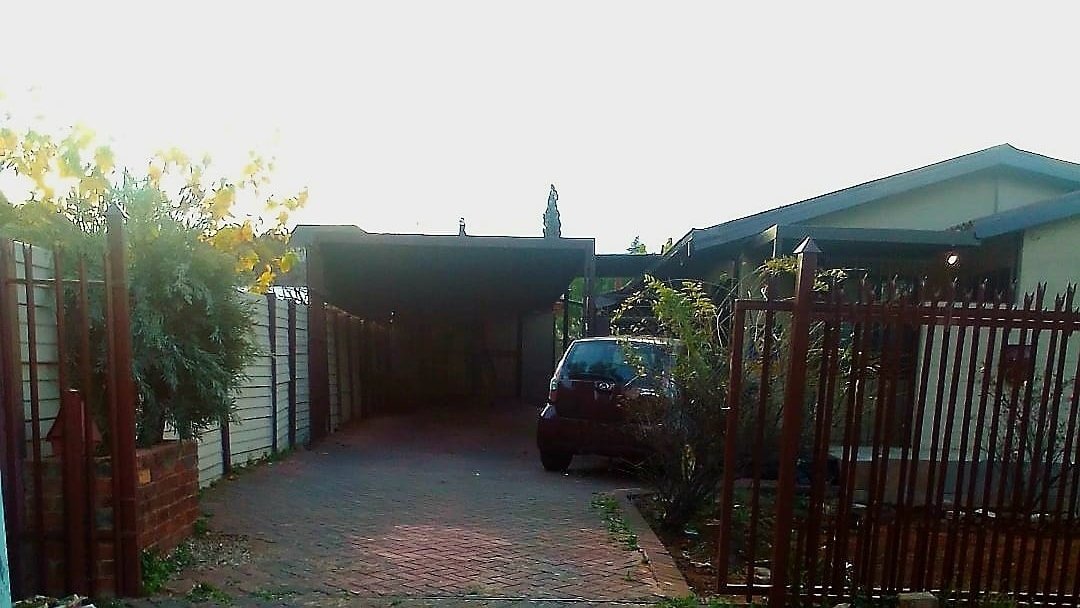  Home and Large building to set up a self-contained secondary dwelling or even a studio to work from home  photo 4