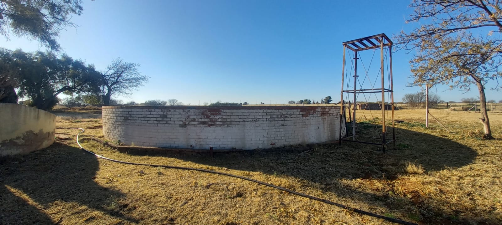 86 Ha farm with 18 Ha registered water rights photo 3