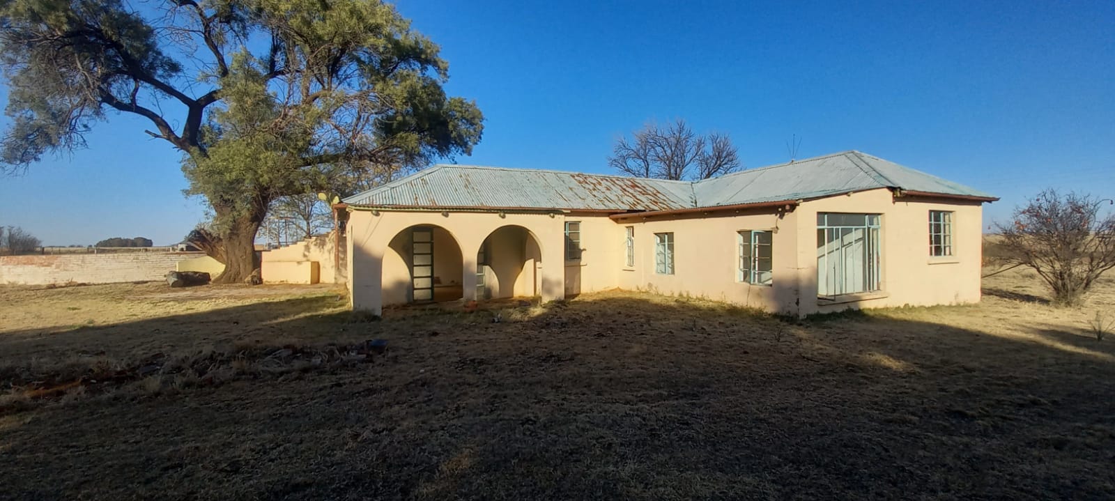 86 Ha farm with 18 Ha registered water rights photo 2