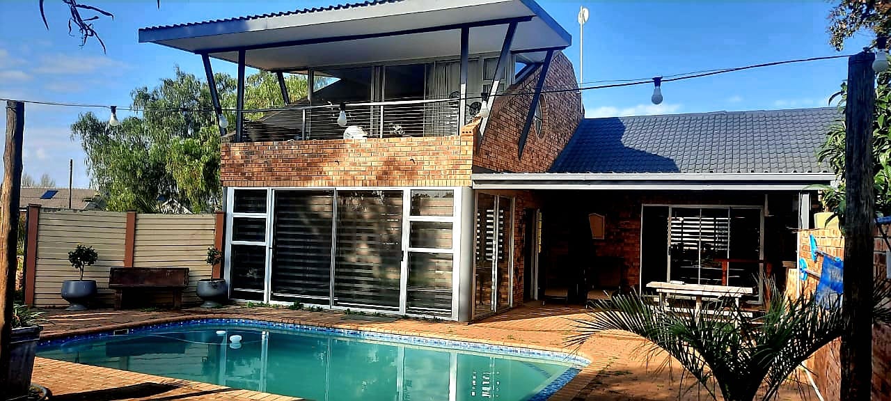 Modern Double Storey House