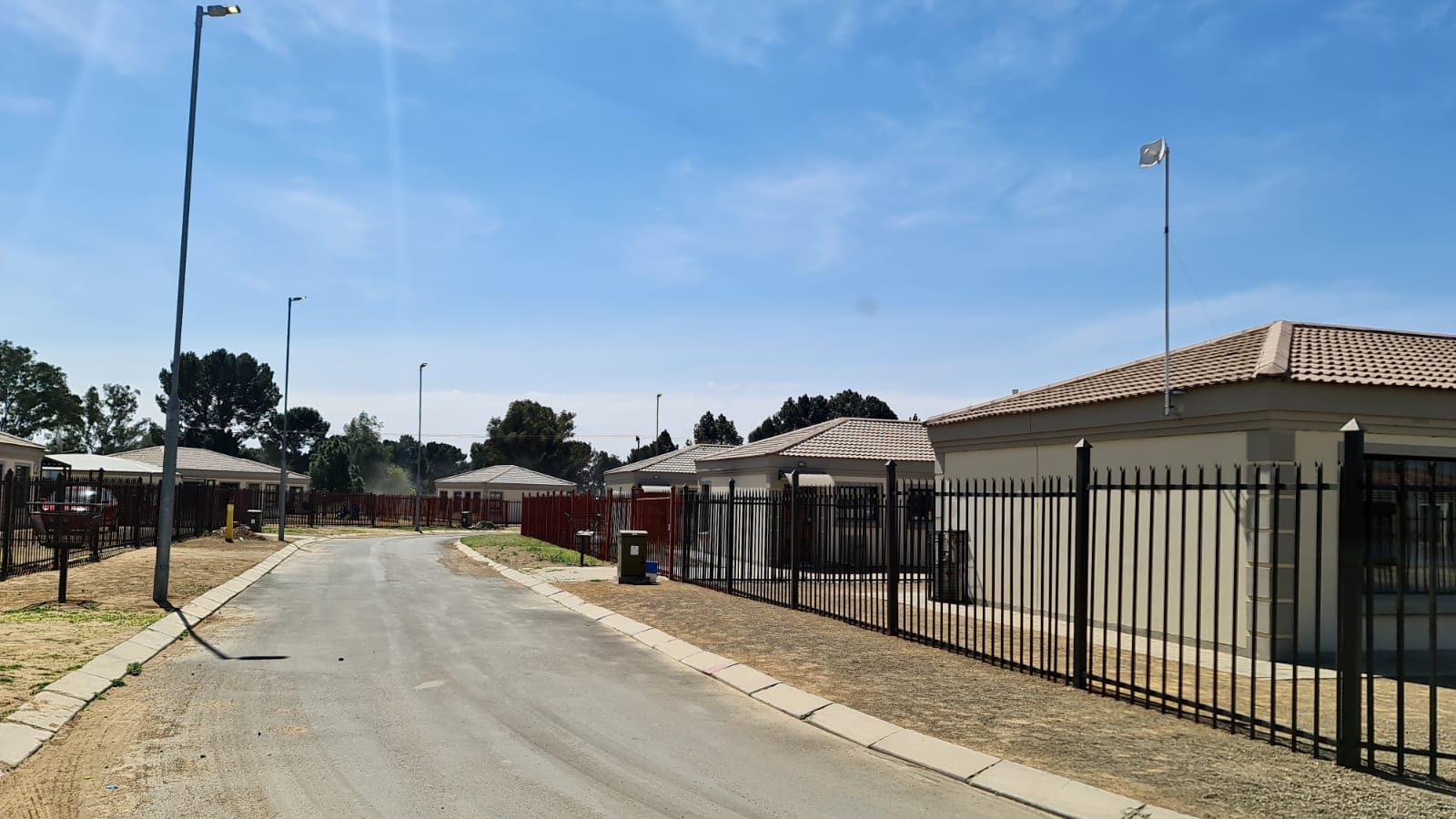 Classic Tuscan roof-style full title 2 or 3 bedroom home directly from the developer photo 3