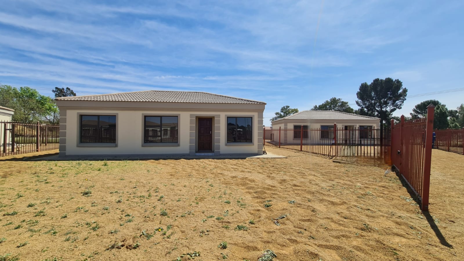 Classic Tuscan roof-style full title 2 or 3 bedroom home directly from the developer photo 4