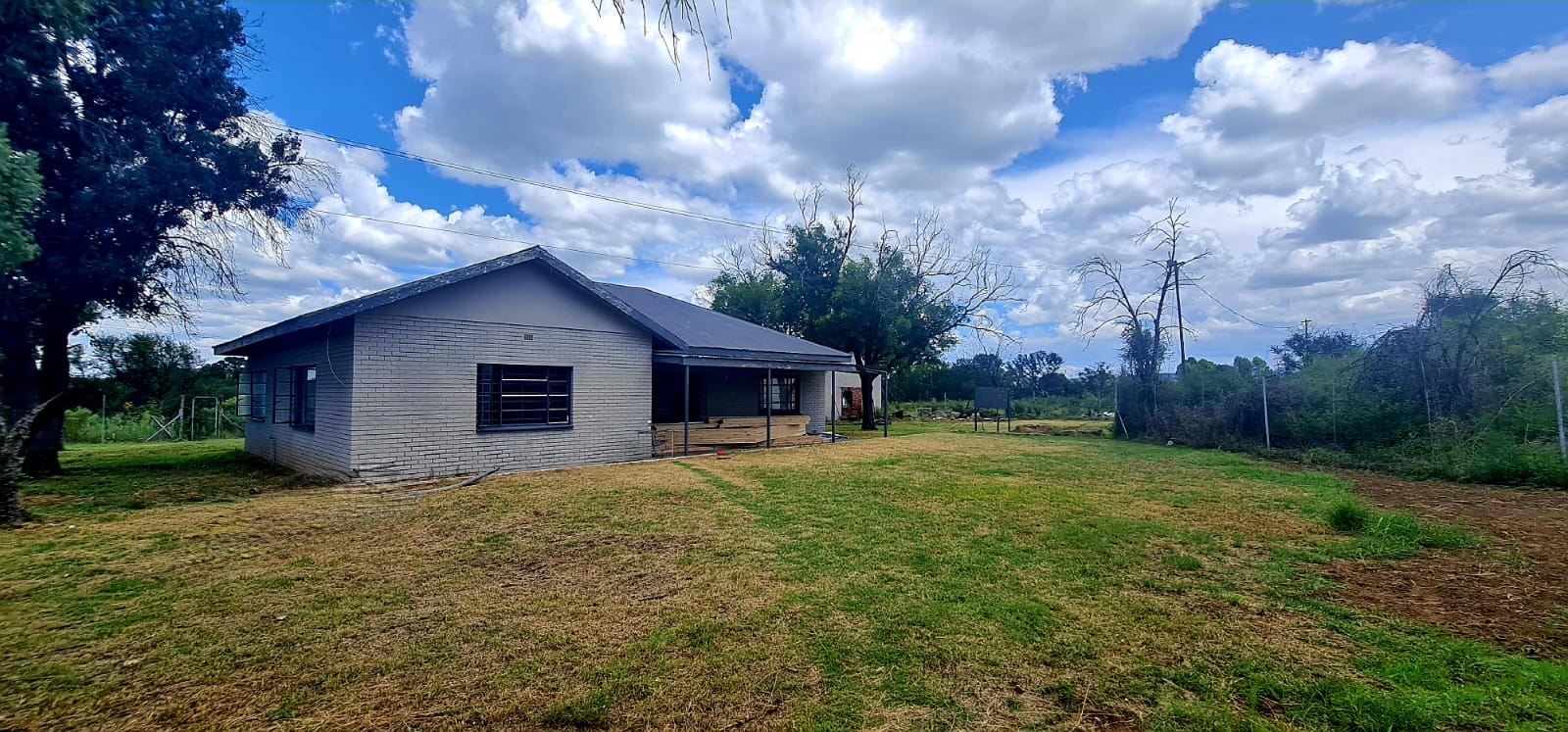 Riverfront farm in Glen with 2 houses and a shed - Make an offer! photo 2