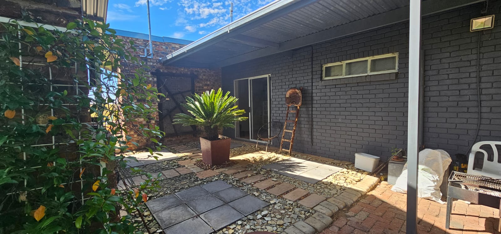 Beautiful smallholding that will provide you with everything you’ll ever need!  photo 2