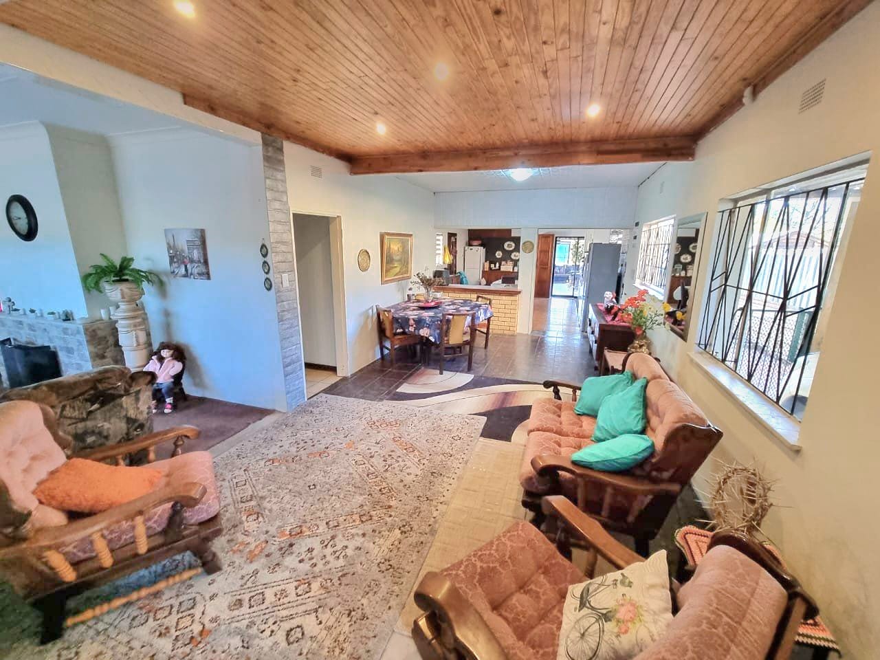 Spacious Family Home with Endless Potential  photo 5