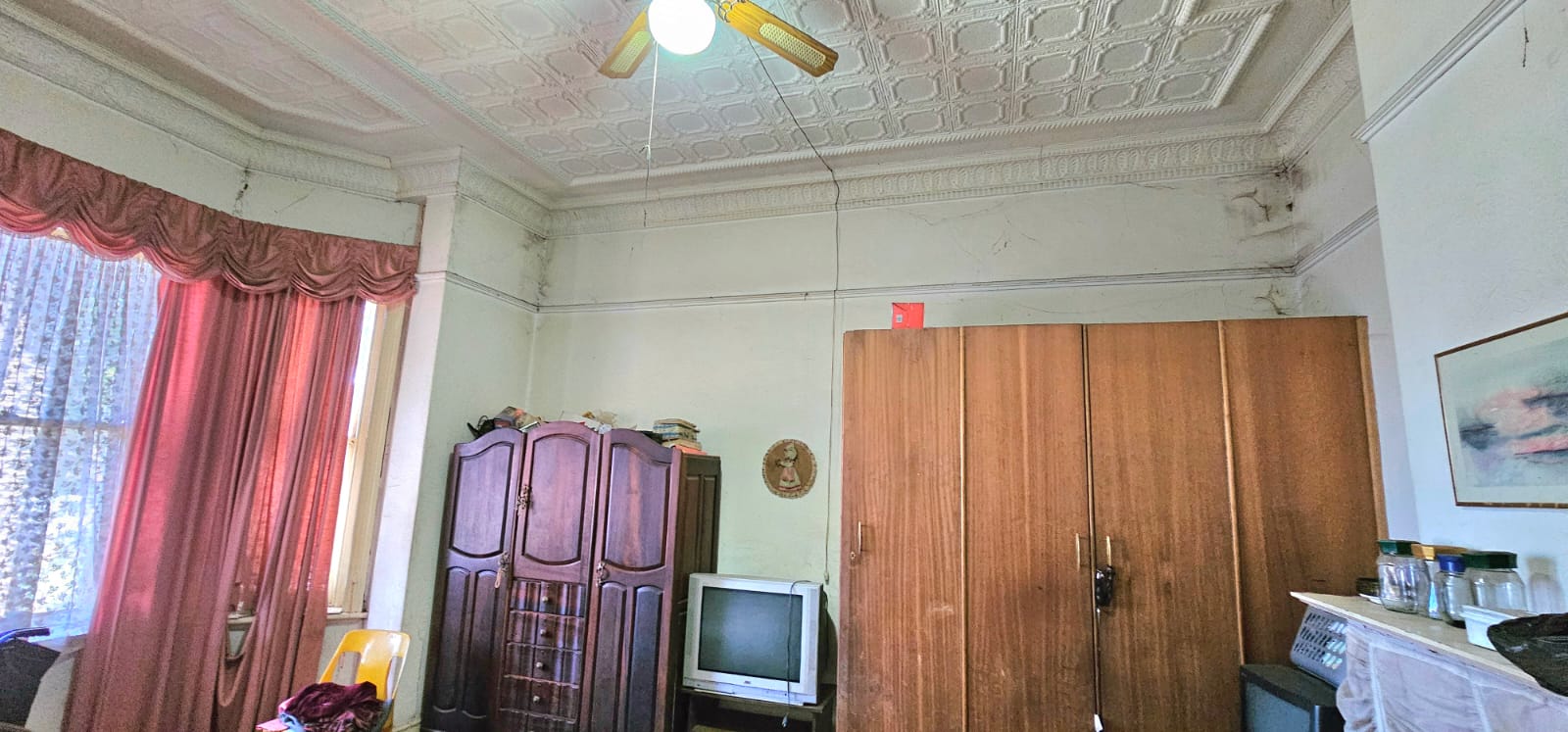  Grand old Mansion with 4 bedrooms plus 9 outside rooms to rent out photo 5