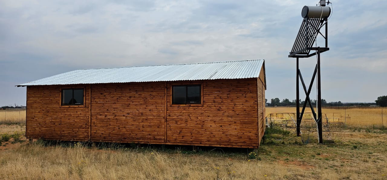 Smallholding with Dual Houses plus 2 log houses and Abundant Amenities photo 4