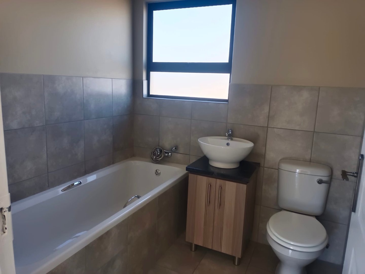 Newly built home Awaits. Buy directly from the developer photo 5