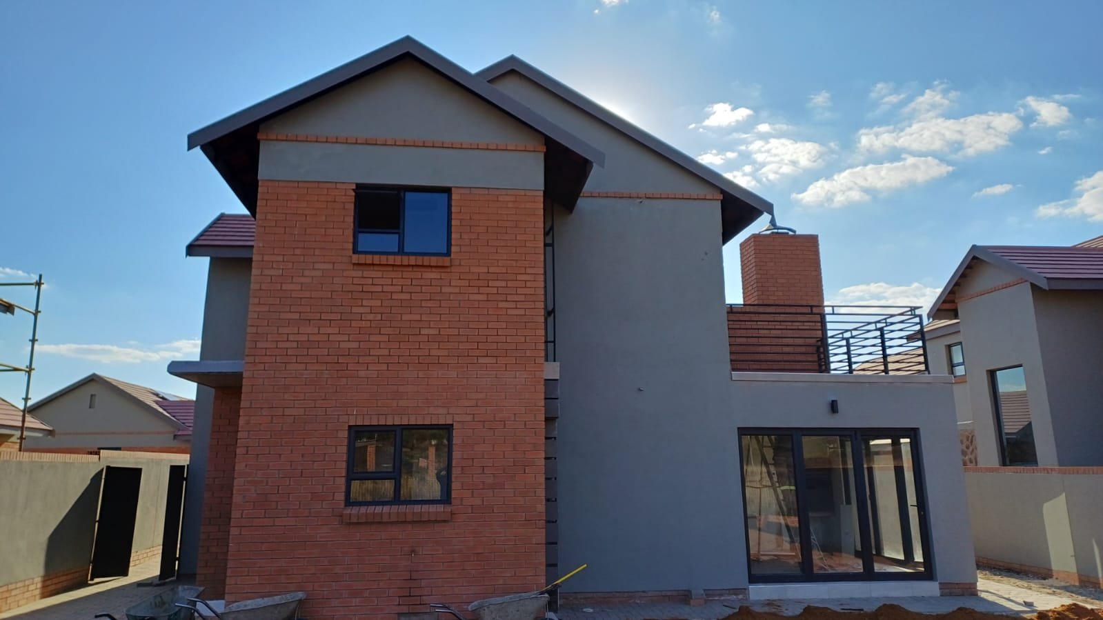 3 Bedroom Townhouse for sale in Somerton photo 2