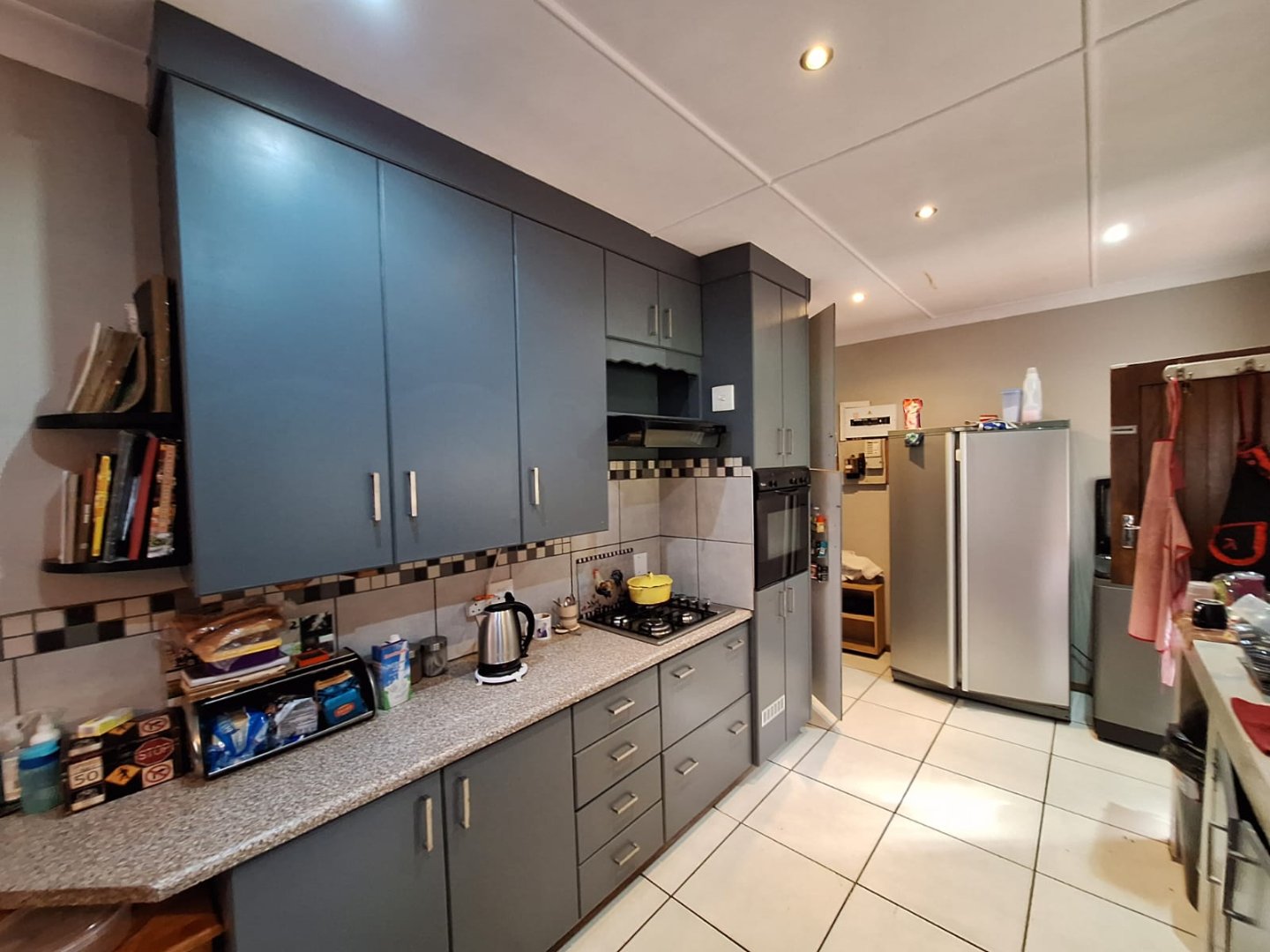 Family home in Upper Bayswater  photo 2