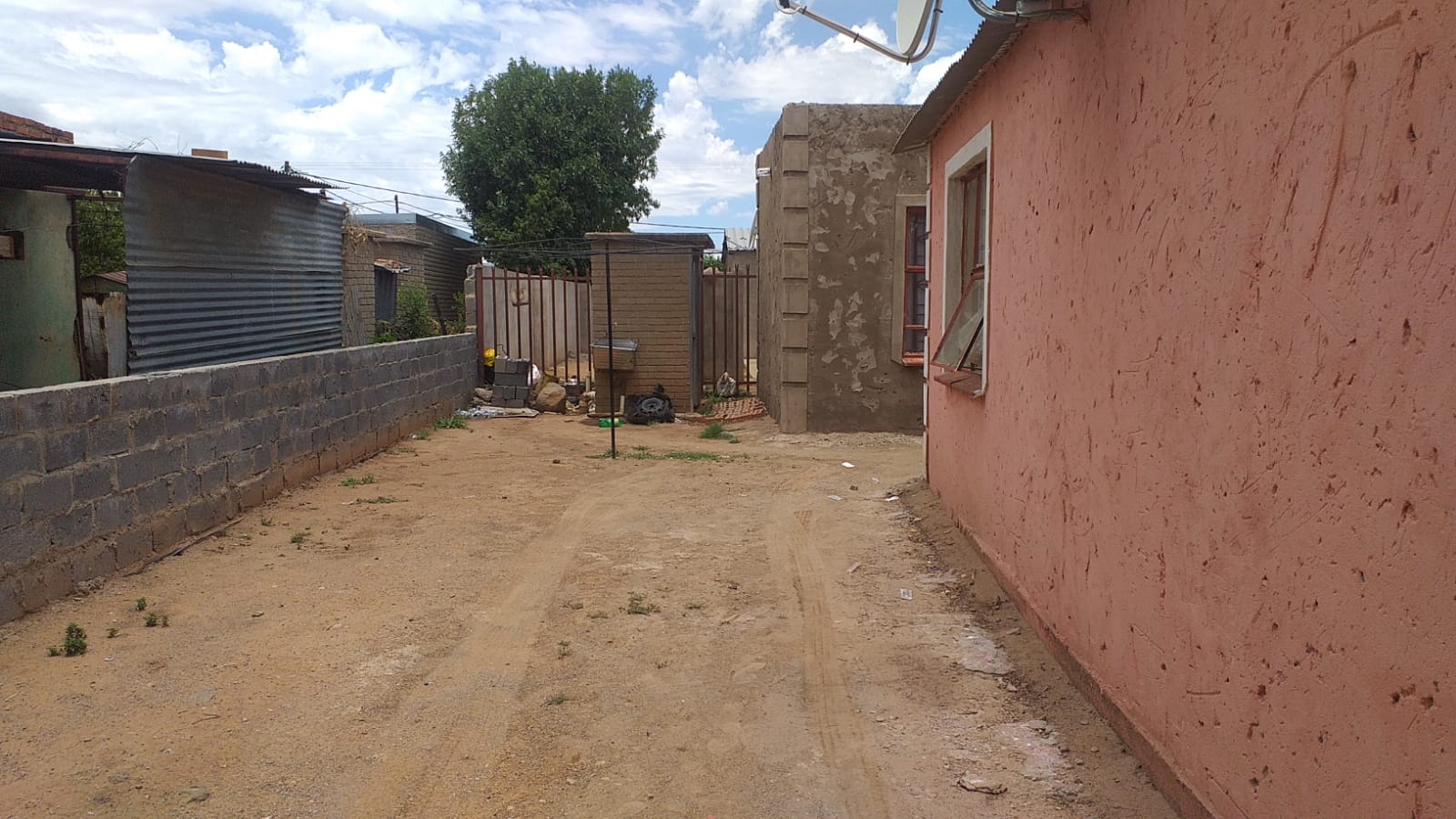 Affordable  2 bedroom Home in Turflaagte with  2 Backrooms photo 3