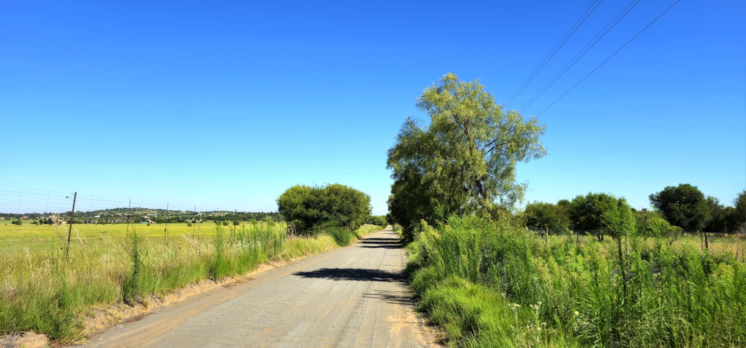 PRIME VACANT LAND IN GROENVLEI EASILY ACCESSIBLE BY TAR ROAD photo 2