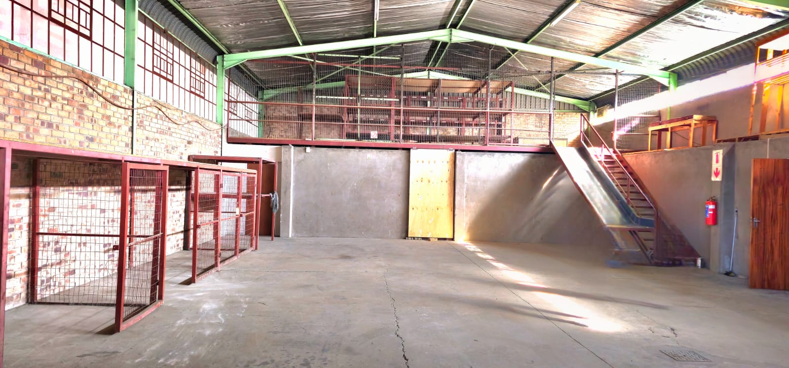 PRIME, VERSATILE INDUSTRIAL WAREHOUSE WITH OFFICES SELLING FOR ALMOST HALF ITS VALUATION photo 3