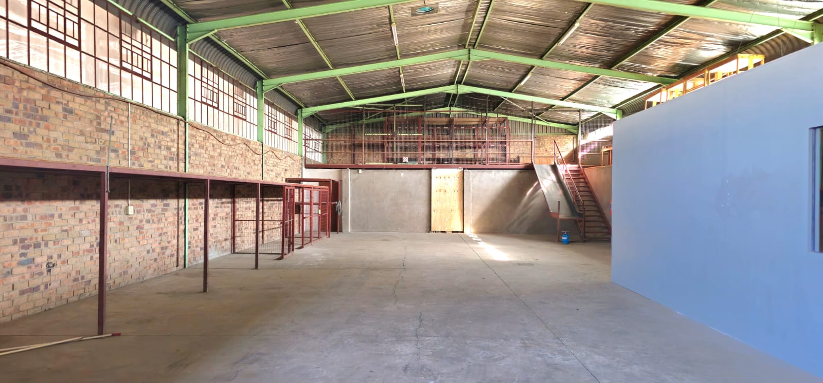 PRIME, VERSATILE INDUSTRIAL WAREHOUSE WITH OFFICES SELLING FOR ALMOST HALF ITS VALUATION photo 2