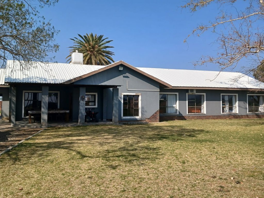 87 HA IRRIGATION FARM WITH LUCERNE – LOCATED ON THE VAAL RIVER
