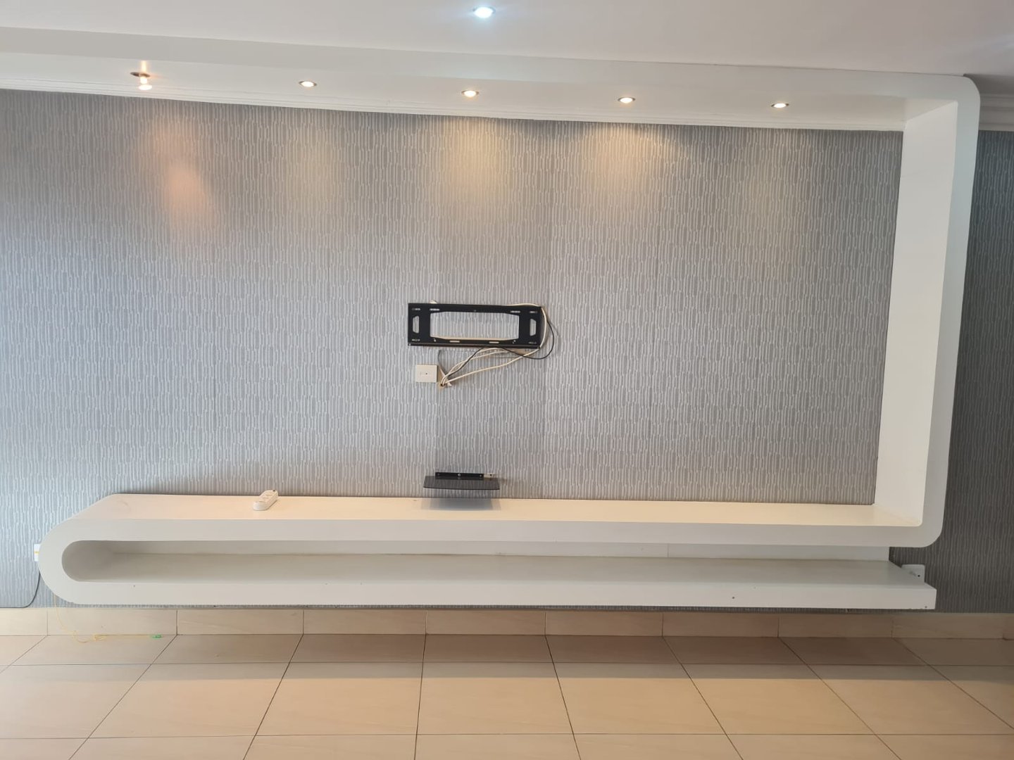 MODERN LUXURY TOWNHOUSE FOR SALE – SPACIOUS AND SECURE photo 4