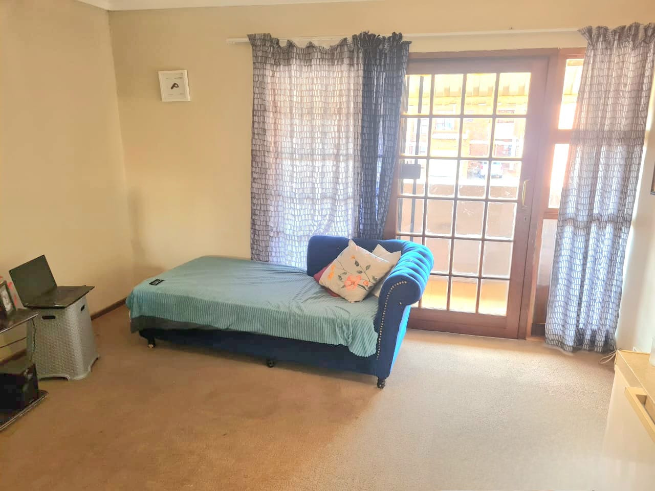SPACIOUS 2 BEDROOM FIRST-FLOOR UNIT FOR SALE