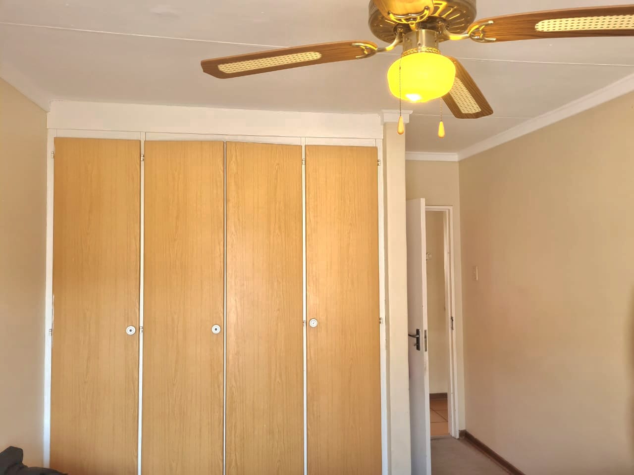 SPACIOUS 2 BEDROOM FIRST-FLOOR UNIT FOR SALE photo 2