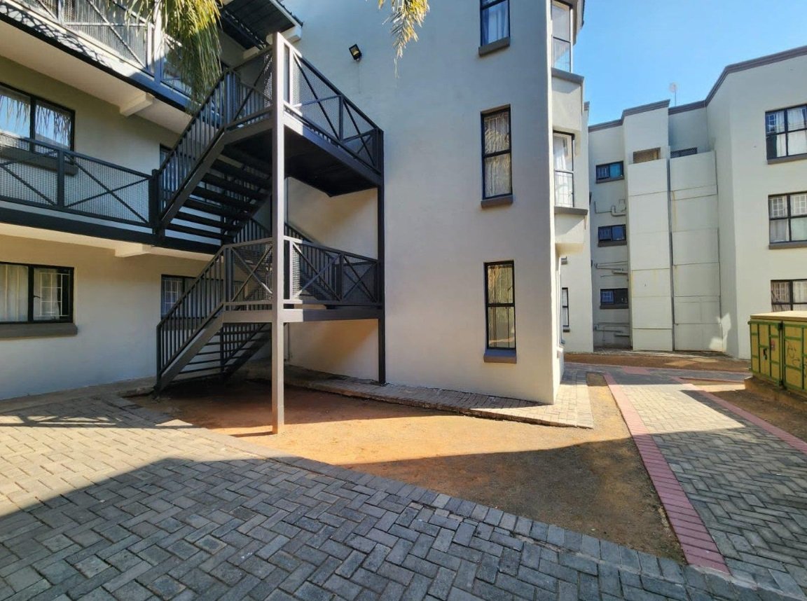 PERFECT INVESTMENT OPPORTUNITY FOR PARENTS AND INVESTORS - IDEAL STUDENT ACCOMMODATION WITH PREPAID UTILITIES  photo 3