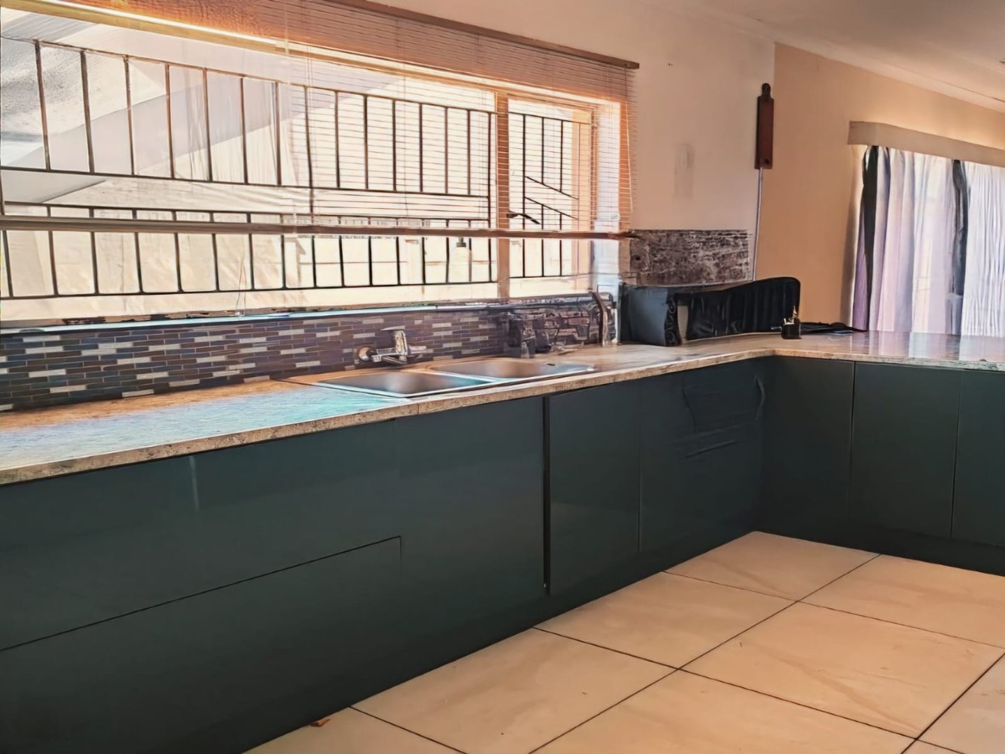 SPACIOUS 3-BEDROOM HOME WITH DOUBLE GARAGE AND POTENTIAL TO DIVIDE ERF IN TWO photo 4