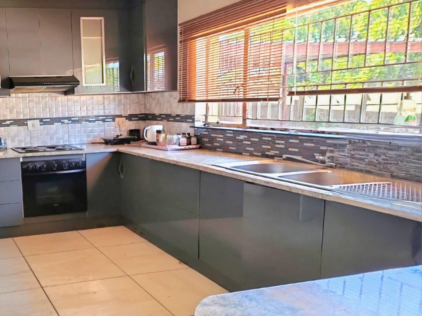 SPACIOUS 3-BEDROOM HOME WITH DOUBLE GARAGE AND POTENTIAL TO DIVIDE ERF IN TWO photo 3